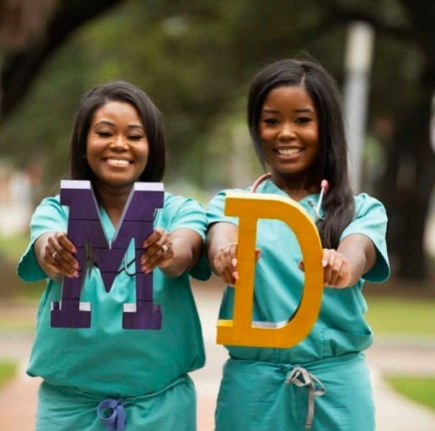 Mother and daughter become medical doctors same day 