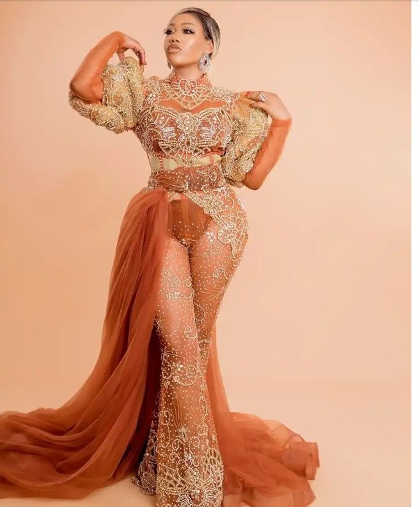 Toyin lawani gets engaged to her photographer lover
