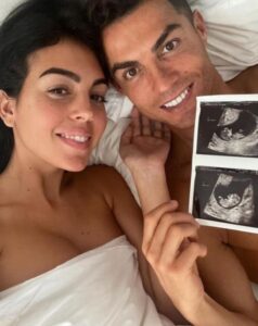 Footballer Ronaldo expecting twins