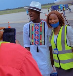 Massive Crowd Welcomes Nigerian Idol Winner, Progress To Warri Delta State (VIDEO/Photos)