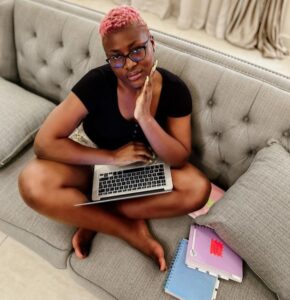 Alex Unusual sends a strong message to Lesbians disturbing her (VIDEO)