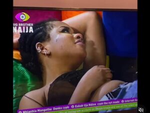 "My Man (Eloswag) Is Yet To Know I'm An Agbero...... Biggie I Need A Phone To Call Him"- Bbnaija Phyna Says After K!ssing Eloswag At The Party 