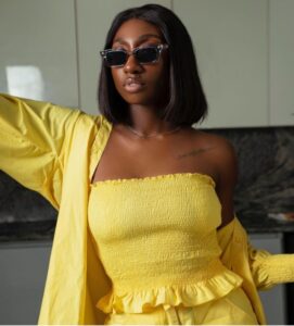 Reality TV Star, Doyin Gives An Epic Reply To Tr0ll Who Accused Her Of Signing Management Deal With Sugar Daddy 
