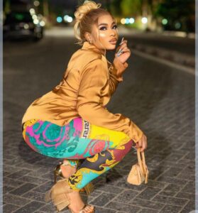 "Madam Copy Copy"- Bella Okagbue Fans Bl@st Olivia For Copying Their Queen's Merch Bio/Ideas