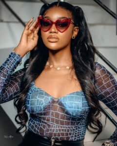 Beauty Tukura on Khosi Twala