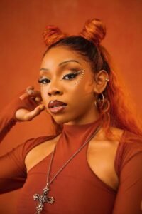 Singer Fave cries out after Davido performed their song “Kante” without her