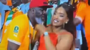 Ivorian man caught asking Senegalese lady for her number during AFCON match