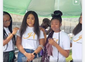 "Jaiye Is Forever In Our Hearts"- Stella Damasus and Children Visit Late Husband Jaiye Aboderin’s Grave on His 20th Remembrance Anniversary (VIDEO/PHOTOS)